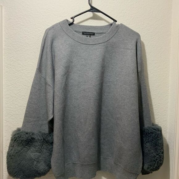 Saks fifth avenue faux fur cuff sweater NWOT - Picture 2 of 13